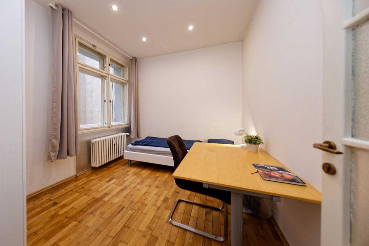 Apartments Vorsilska Prague Luaran gambar