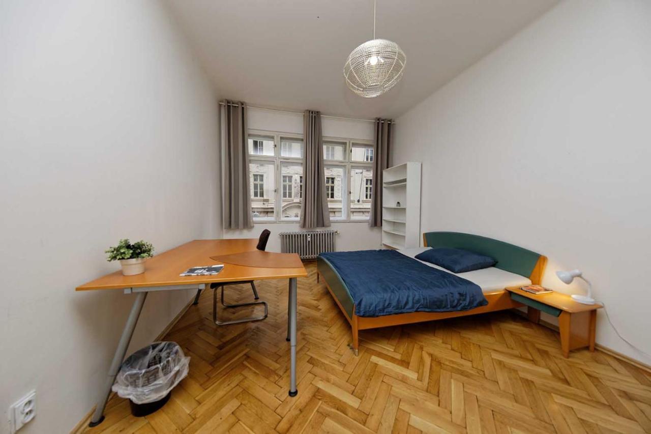 Apartments Vorsilska Prague Luaran gambar