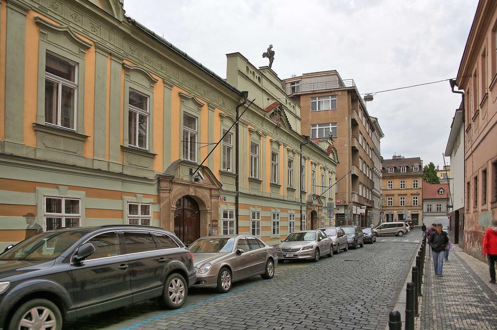 Apartments Vorsilska Prague Luaran gambar